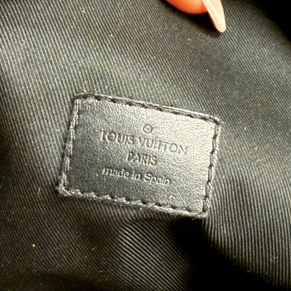 Louis Vuitton Discovery Bumbag - Picture 7 of 9